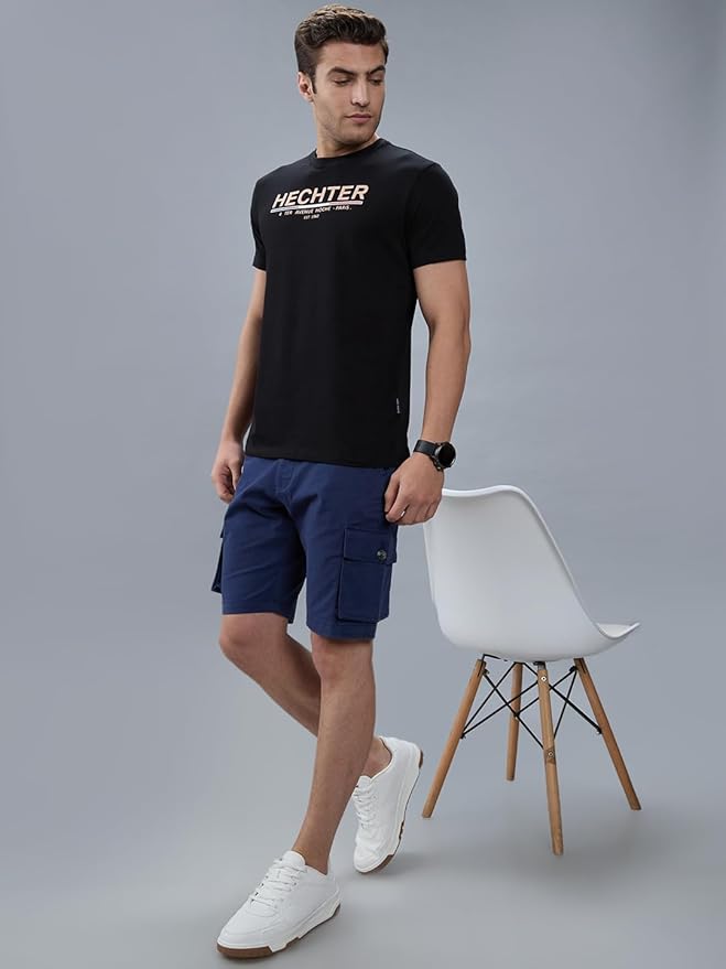 Giordano Men's Mid Rise Regular Fit Solid Knee Length Cotton 6 Pockets Cargo Shorts - Image 3